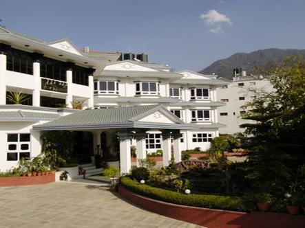 View Bhrikuti Hotel Kathmandu Bagian luar foto